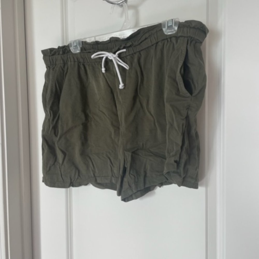Abound - Tie Waist Lightweight Shorts - Picture 3 of 6
